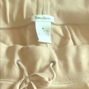 NEiMAN MARCUS MEDIUM CAPRI FLARE JOGGERS TAN NWOT